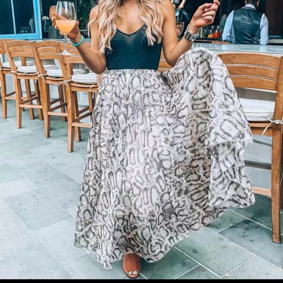 Snake Print Chiffon Skirt - Picture 11 of 15